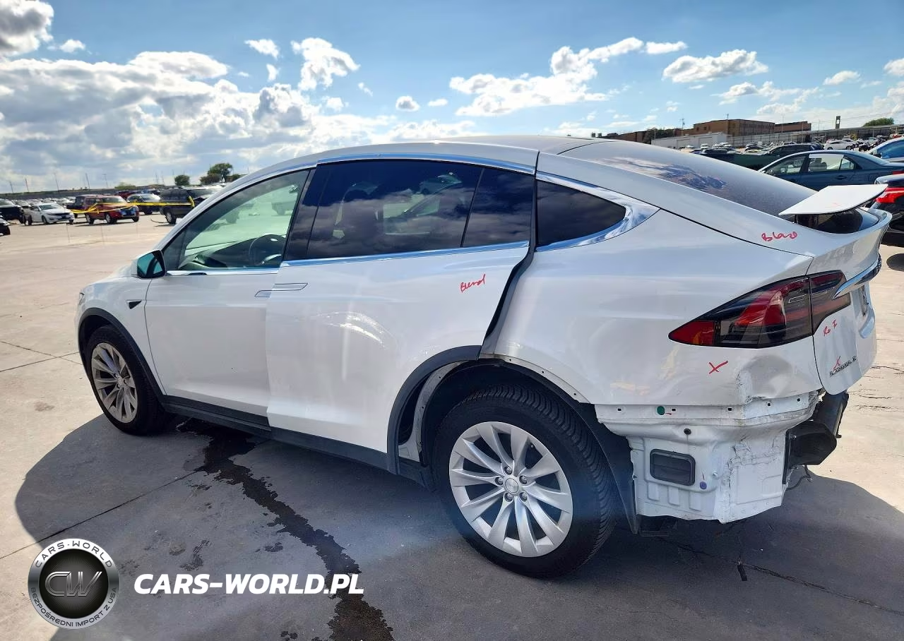 2018 Tesla Model X VIN:5YJXCDE24JF101018 - 2