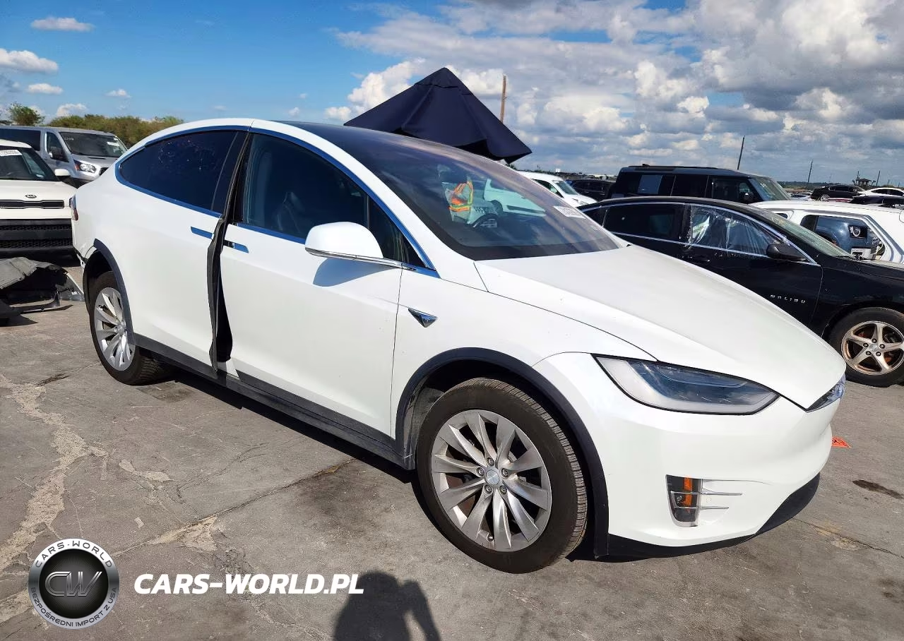 2018 Tesla Model X VIN:5YJXCDE24JF101018 - 4