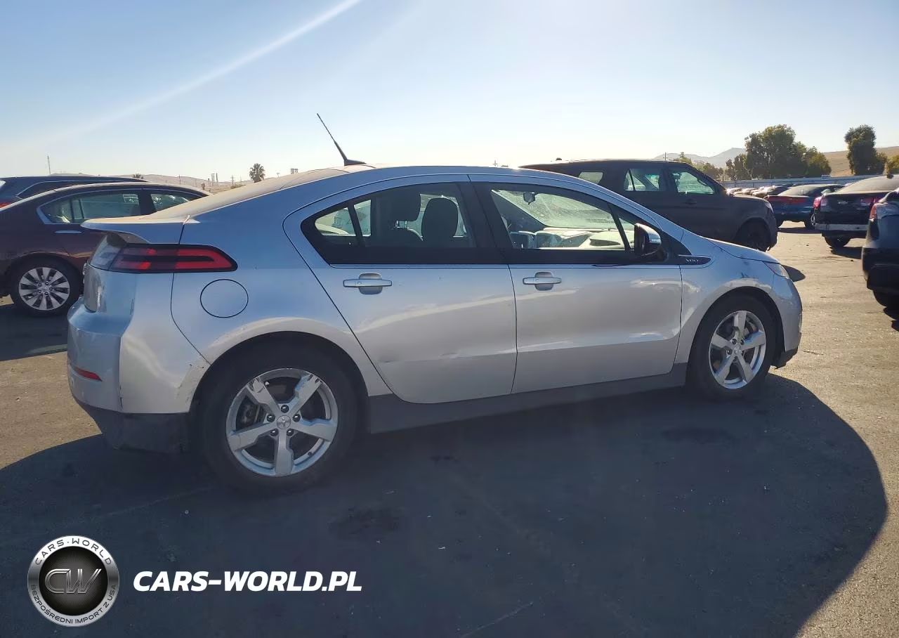 2013 Chevrolet Volt VIN:1G1RE6E47DU135457 - 3