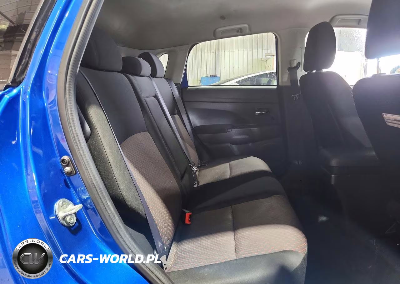 2018 Mitsubishi Outlander Sport Es VIN:JA4AR3AU9JU003433 - 11