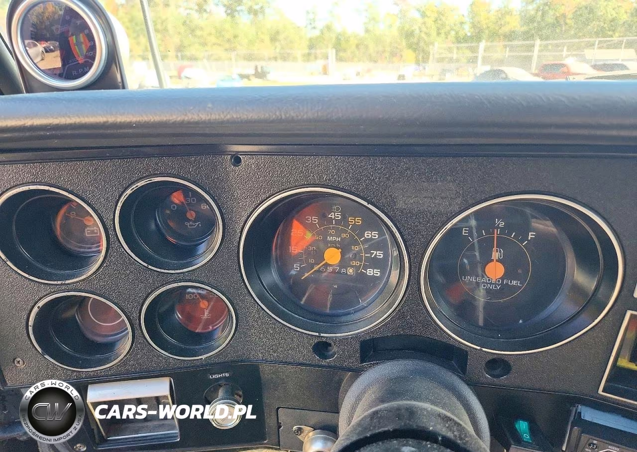 1985 GMC C1500 VIN:2GTEC14H1F1525536 - 9