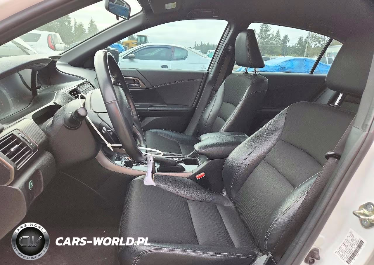 2017 Honda Accord Sport VIN:1HGCR2F5XHA206547 - 7