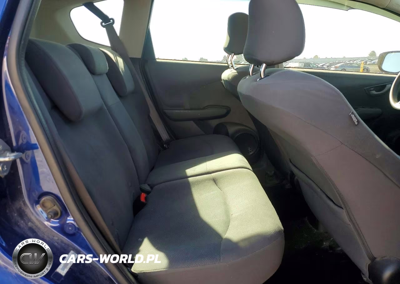2013 Honda Fit VIN:JHMGE8H32DC034067 - 10
