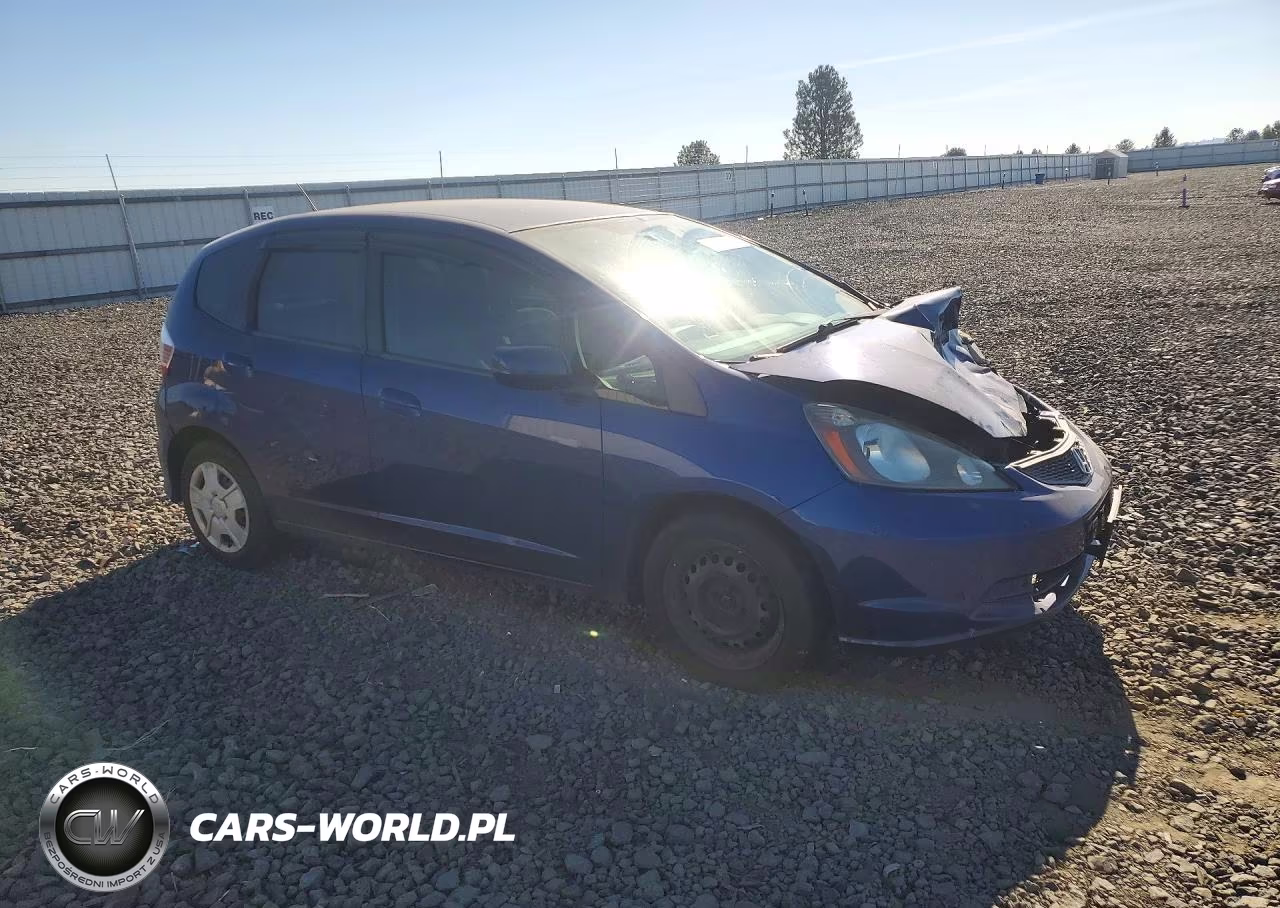 2013 Honda Fit VIN:JHMGE8H32DC034067 - 4