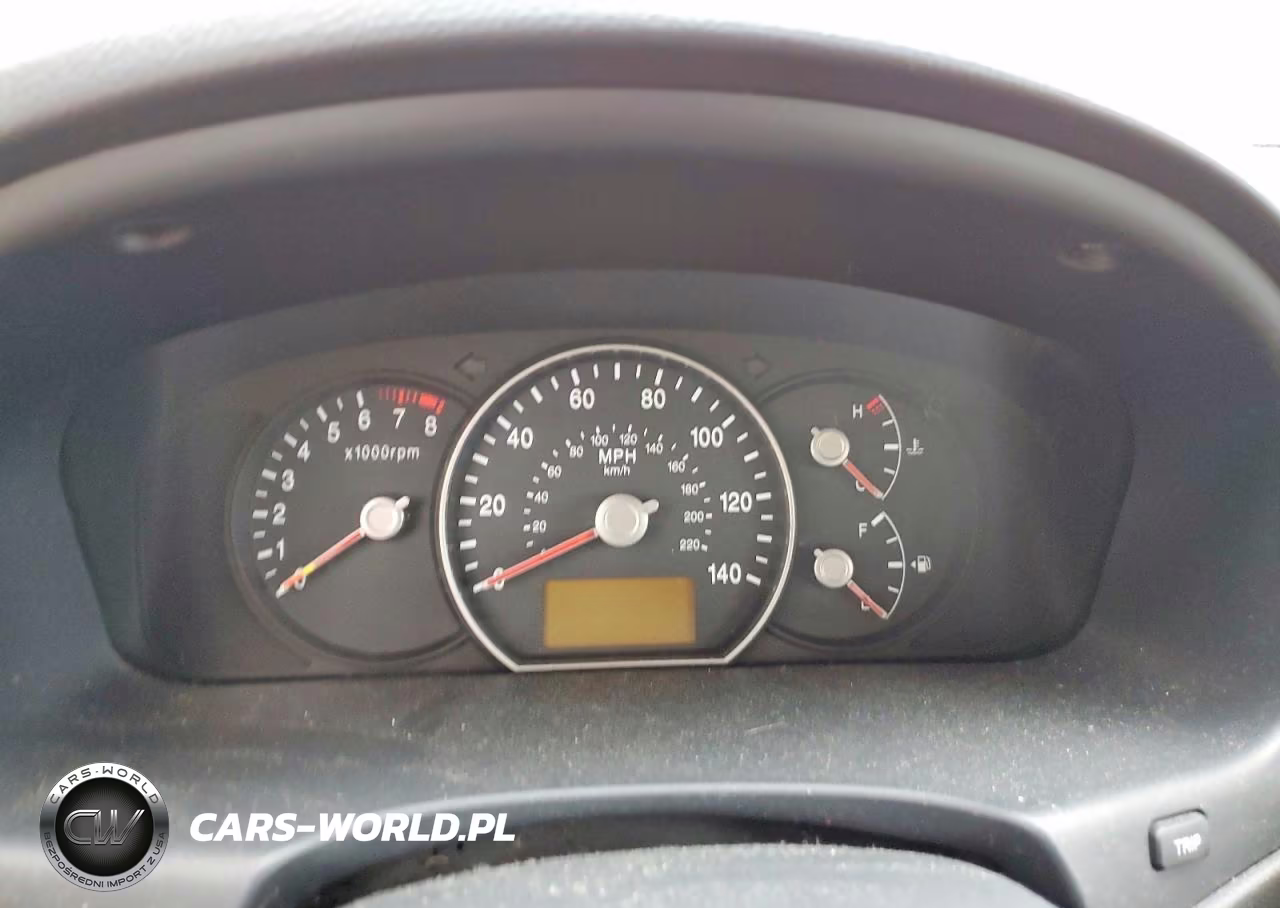 2008 Kia Rondo Lx VIN:KNAFG526X87149228 - 9