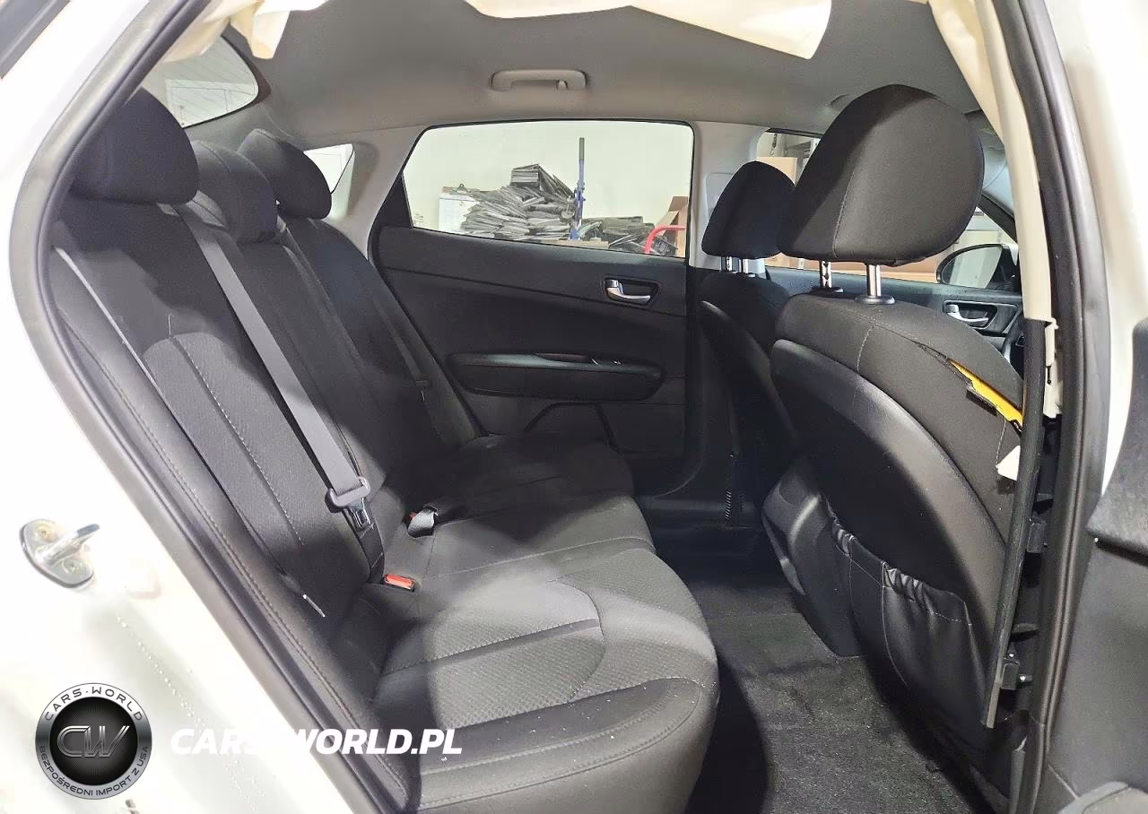 2018 Kia Optima Lx VIN:5XXGT4L33JG196955 - 10