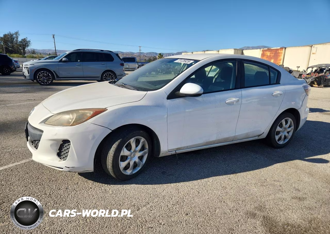 2013 Mazda 3 I