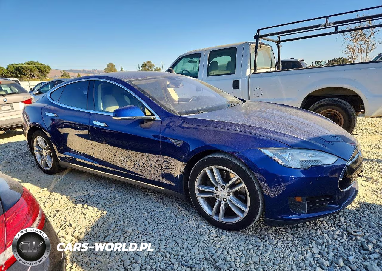 2015 Tesla Model S VIN:5YJSA1E18FF105165 - 4