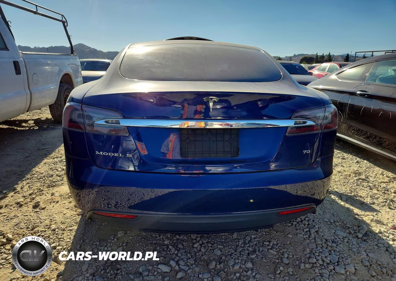 2015 Tesla Model S VIN:5YJSA1E18FF105165 - 6