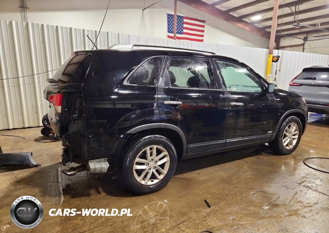 2014 Kia Sorento Lx VIN:5XYKTCA64EG445153 - 3