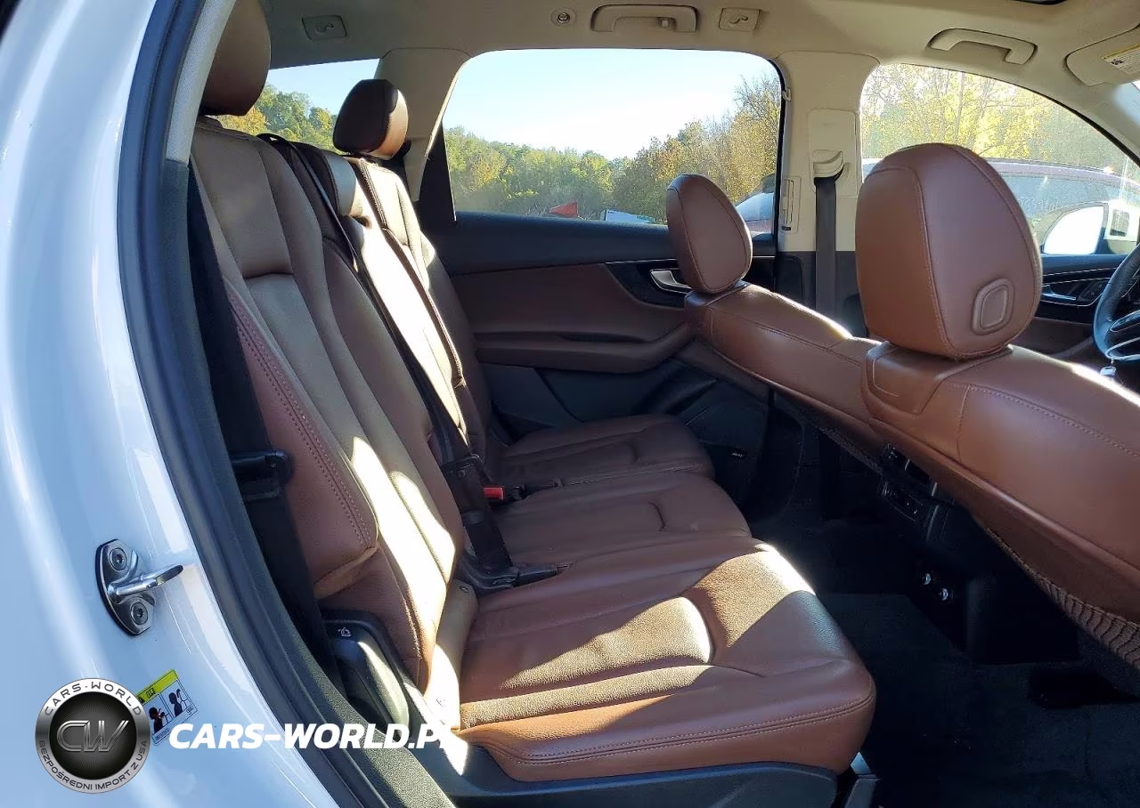2018 Audi Q7 Premium Plus VIN:WA1LAAF78JD045051 - 11