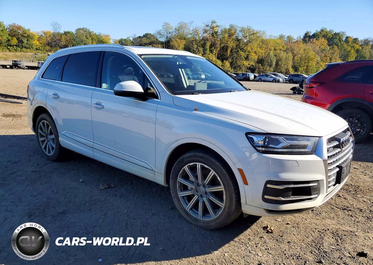 2018 Audi Q7 Premium Plus VIN:WA1LAAF78JD045051 - 4