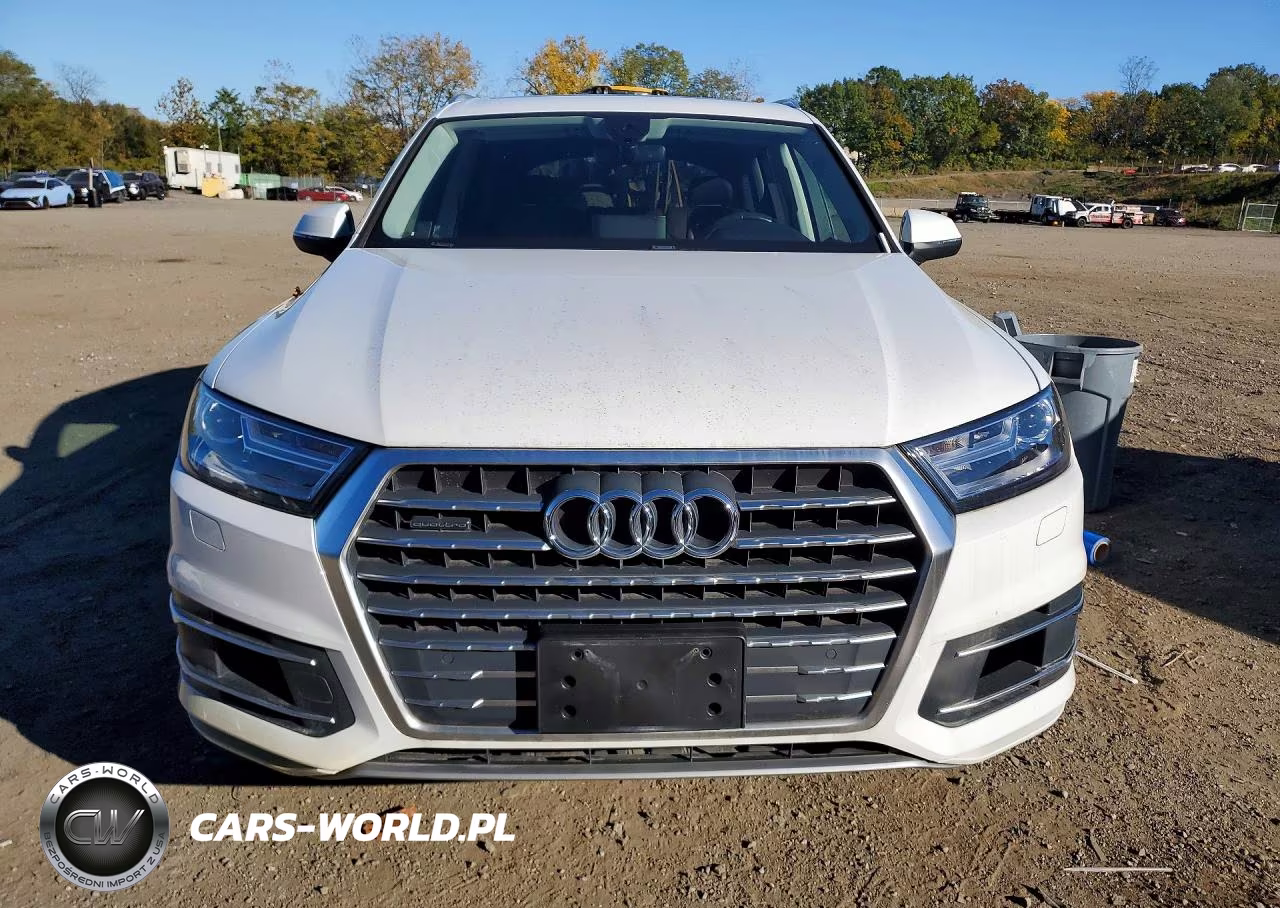 2018 Audi Q7 Premium Plus VIN:WA1LAAF78JD045051 - 5