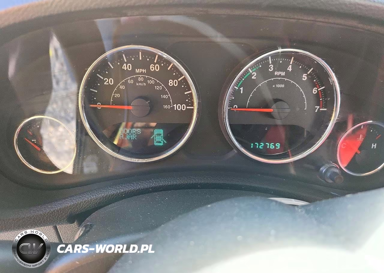 2011 Jeep Wrangler Unlimited Sport VIN:1J4HA3H17BL597206 - 9