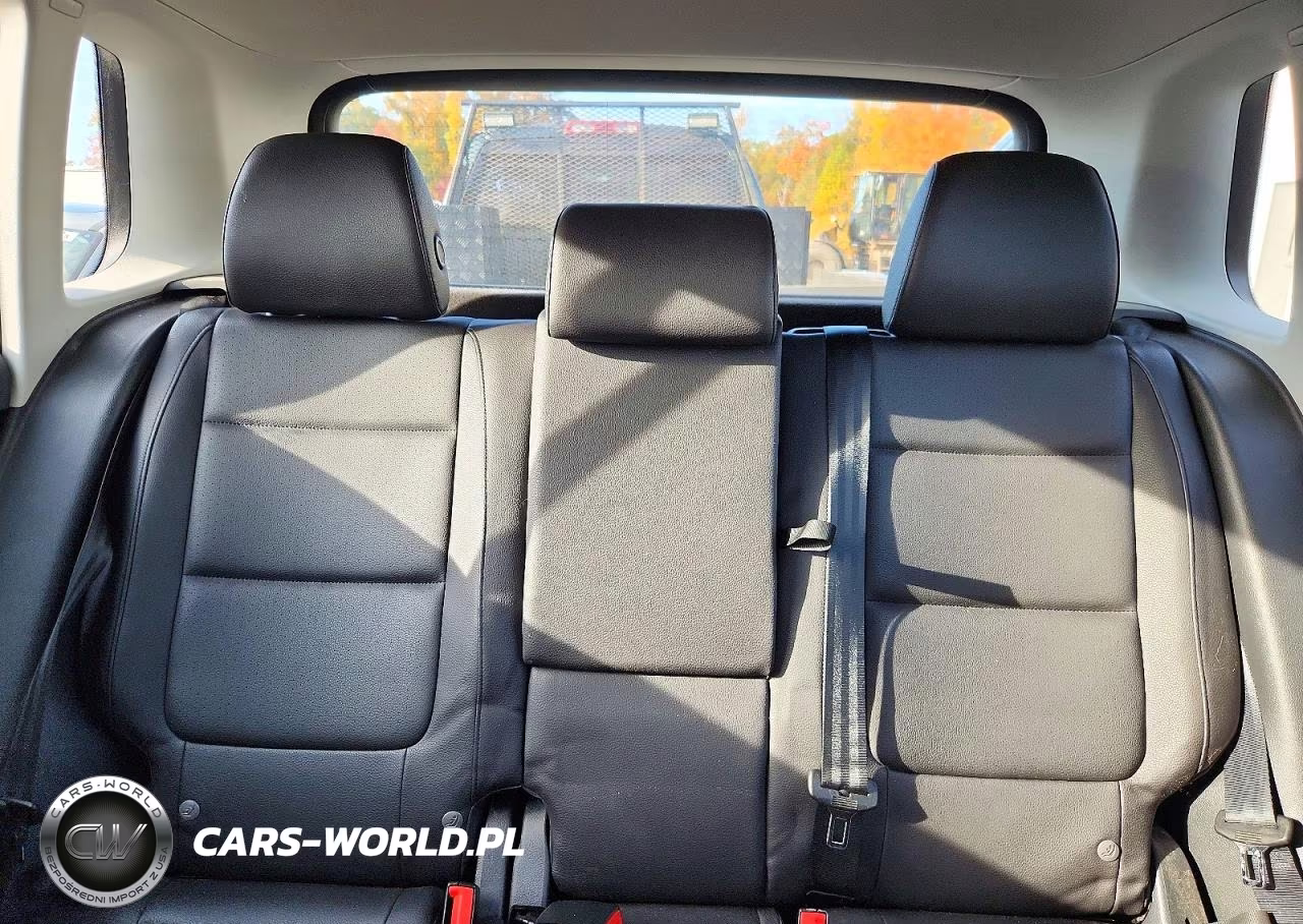 2016 Volkswagen Tiguan S VIN:WVGBV7AX5GW002005 - 10