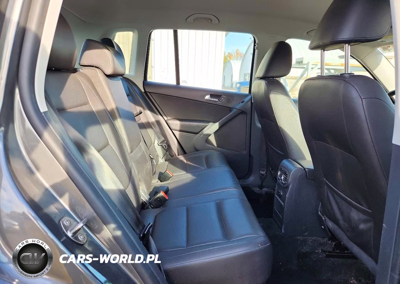 2016 Volkswagen Tiguan S VIN:WVGBV7AX5GW002005 - 11