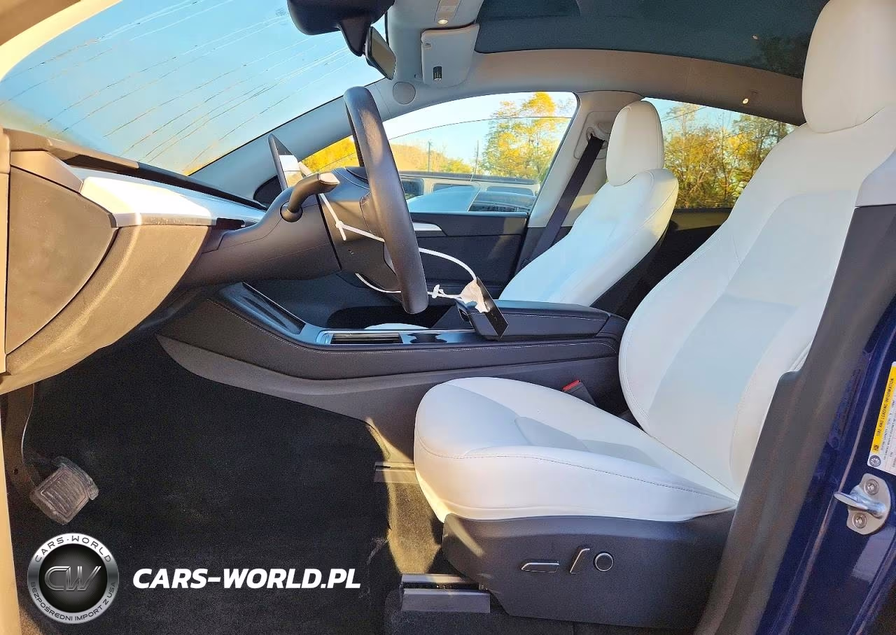 2025 Tesla Model Y VIN:7SAYGDED0SF232882 - 7
