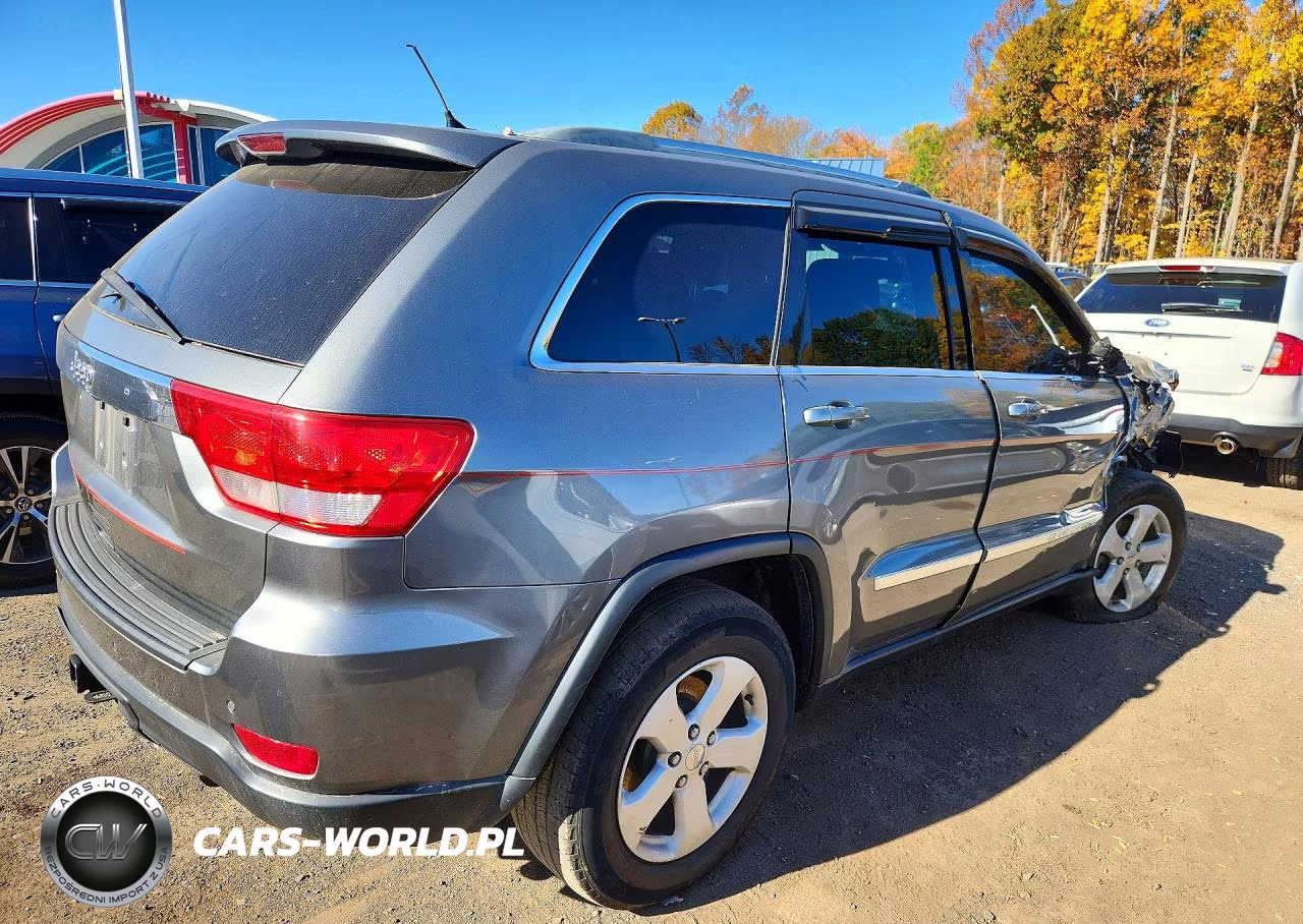 2013 Jeep Grand Cherokee Laredo VIN:1C4RJFAG7DC502687 - 3