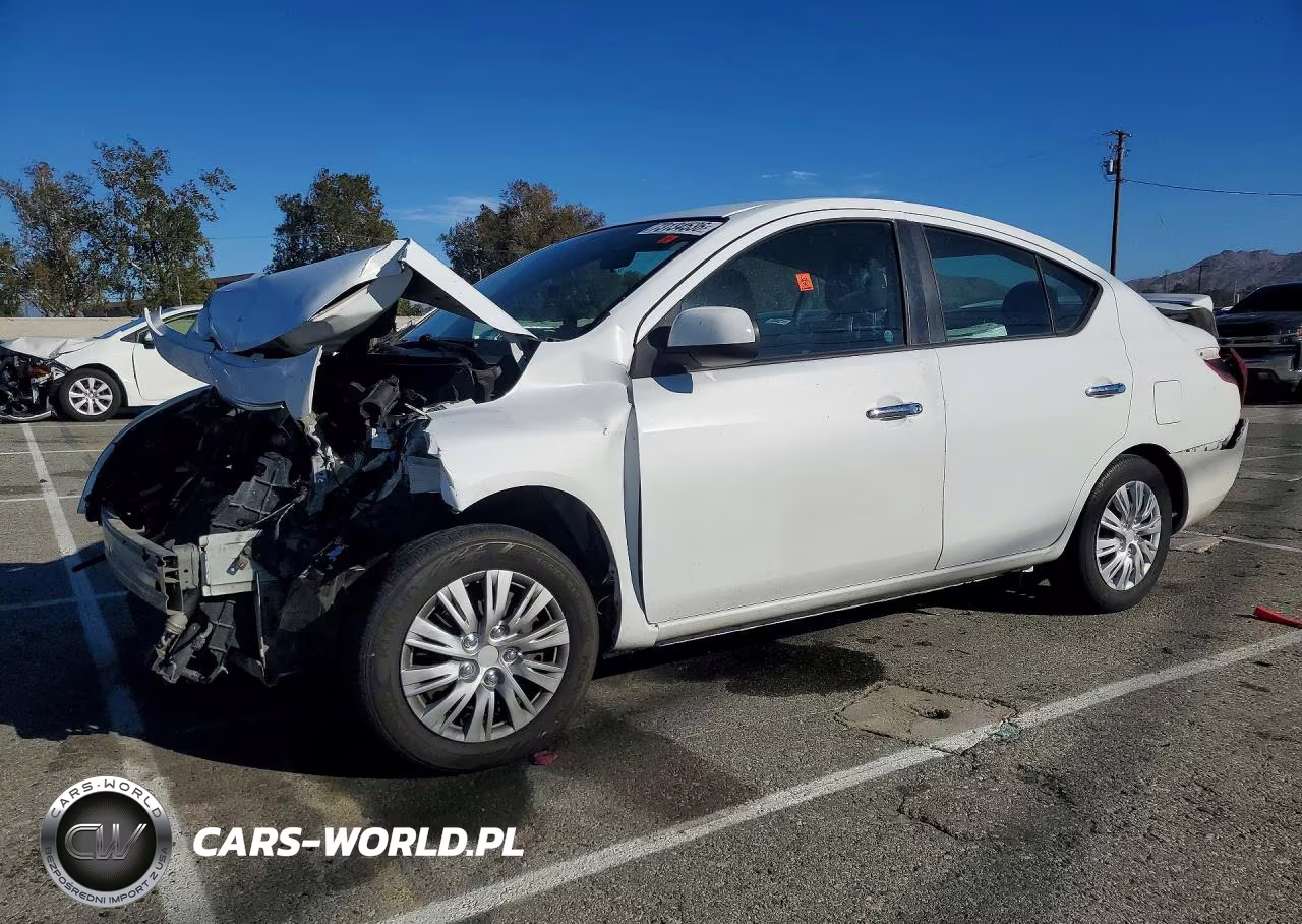 2013 Nissan Versa 1.6 S