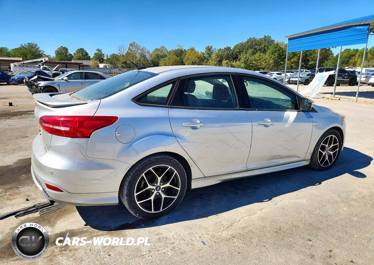 2015 Ford Focus Se VIN:1FADP3FE0FL344961 - 3