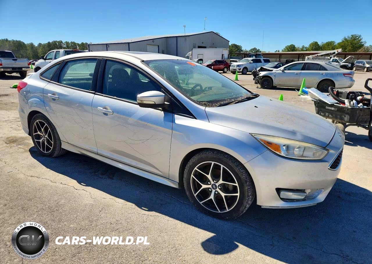 2015 Ford Focus Se VIN:1FADP3FE0FL344961 - 4
