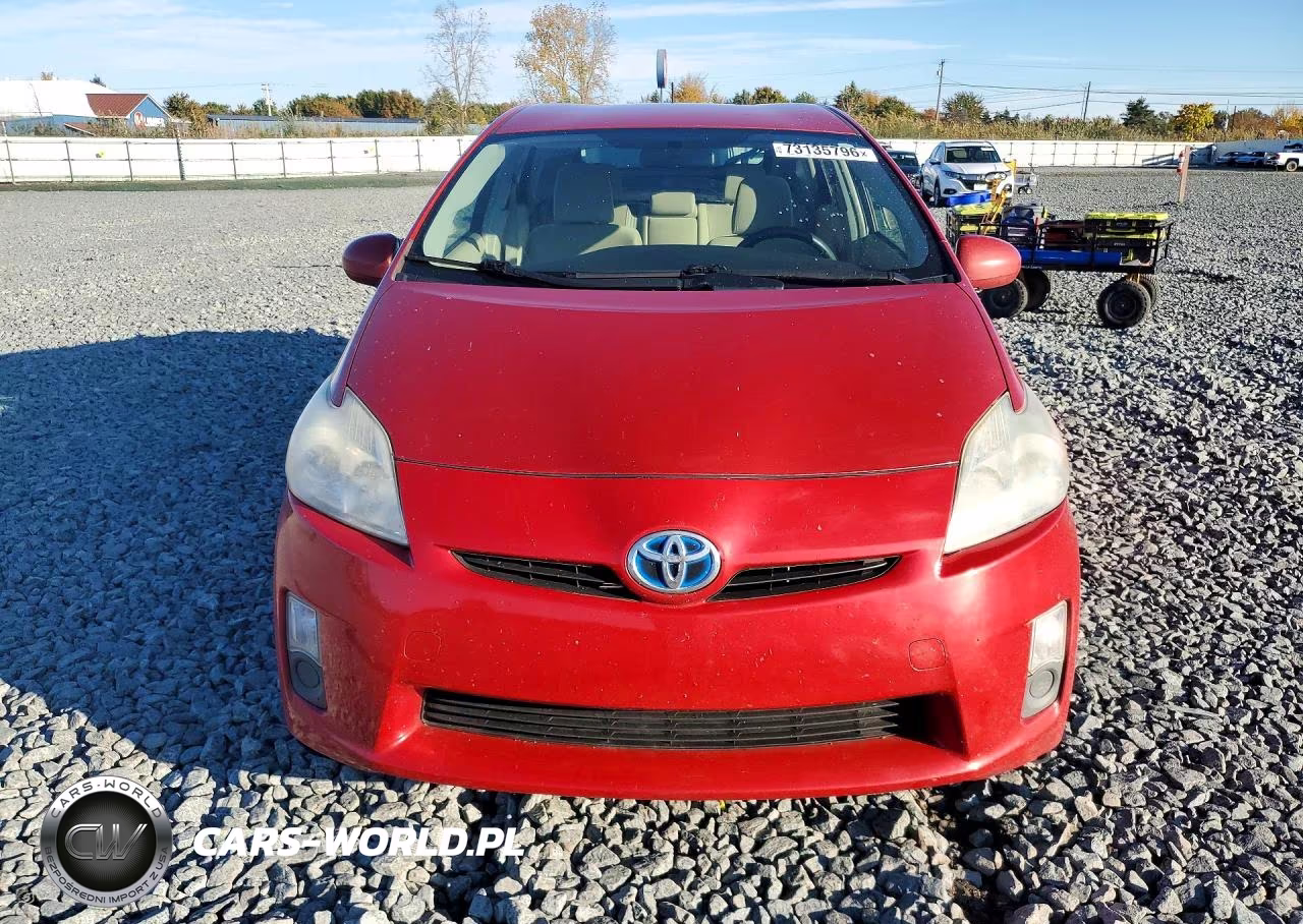 2011 Toyota Prius Two VIN:JTDKN3DU0B1435140 - 5