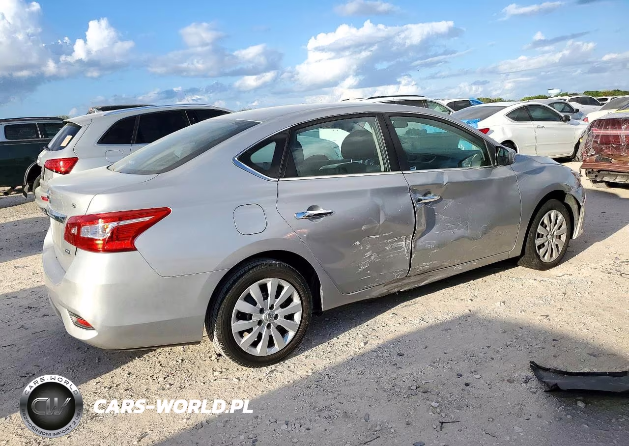 2018 Nissan Sentra S VIN:3N1AB7AP6JY297031 - 3