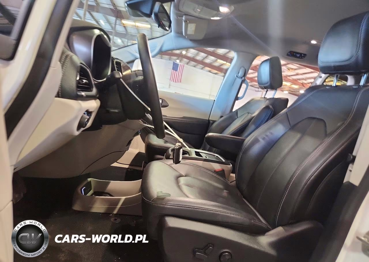 2024 Chrysler Pacifica Hybrid Select VIN:2C4RC1S78RR198716 - 7
