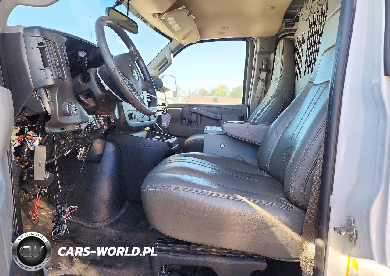 2019 Chevrolet Express G2500 VIN:1GCWGAFG8K1207815 - 7