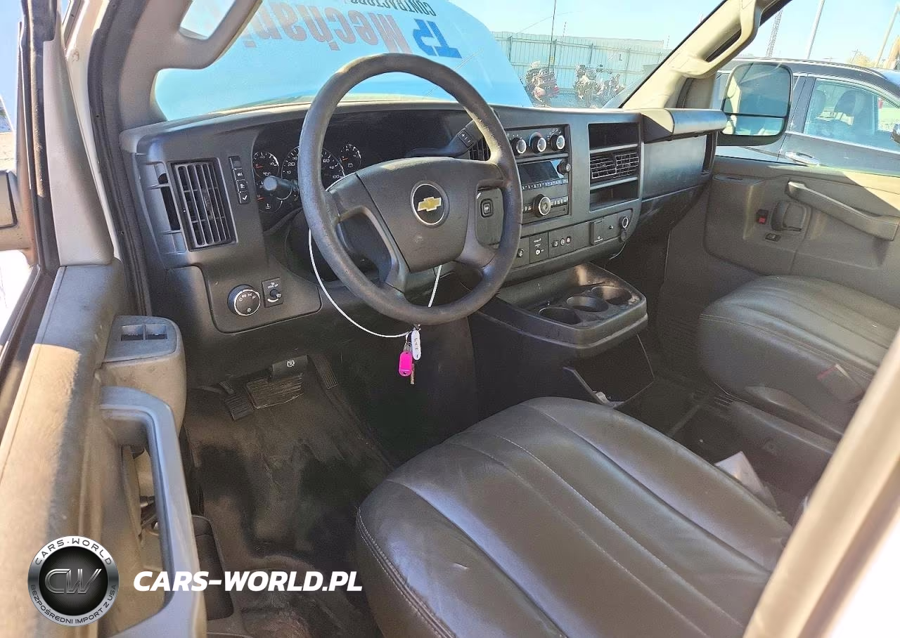 2017 Chevrolet Express G2500 VIN:1GCWGAFF7H1113702 - 8