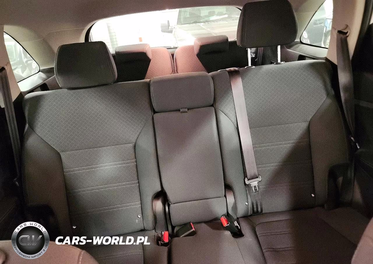 2020 Kia Sorento S VIN:5XYPGDA54LG697764 - 10