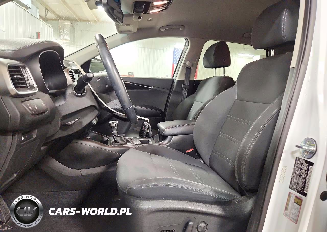 2020 Kia Sorento S VIN:5XYPGDA54LG697764 - 7