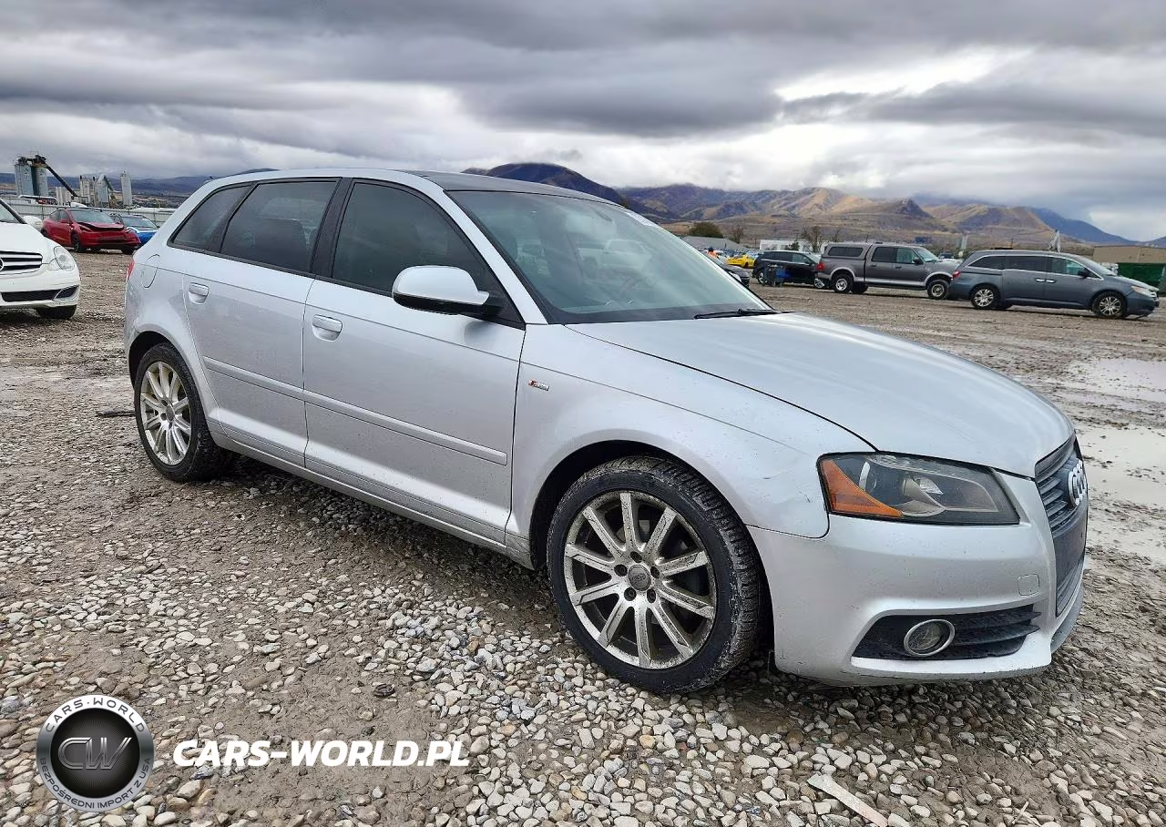 2011 Audi A3 Premium Plus VIN:WAUKJAFM3BA163287 - 4