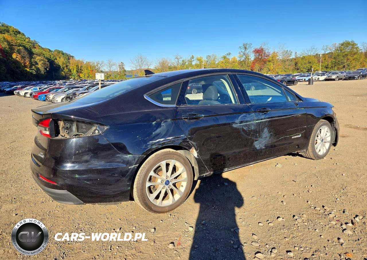 2019 Ford Fusion Se VIN:3FA6P0LU1KR192204 - 3
