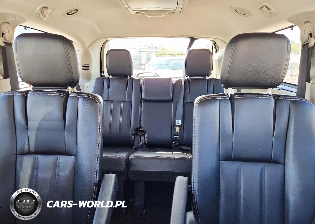 2015 Chrysler Town & Country Touring VIN:2C4RC1BG9FR589353 - 10