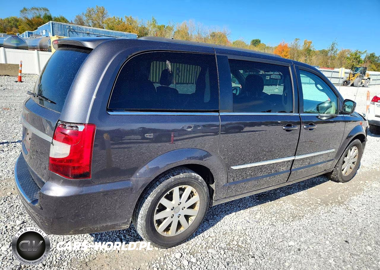2015 Chrysler Town & Country Touring VIN:2C4RC1BG9FR589353 - 3
