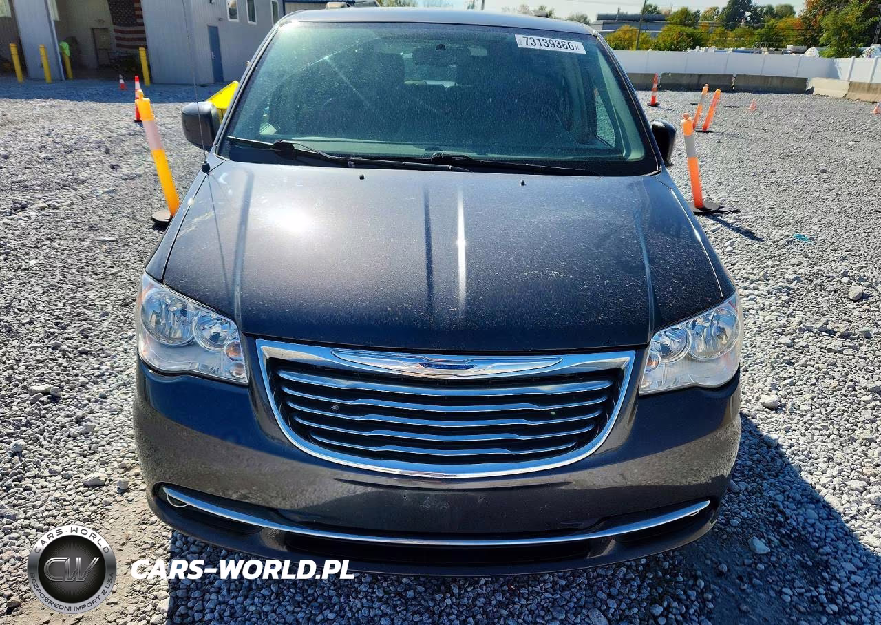 2015 Chrysler Town & Country Touring VIN:2C4RC1BG9FR589353 - 5