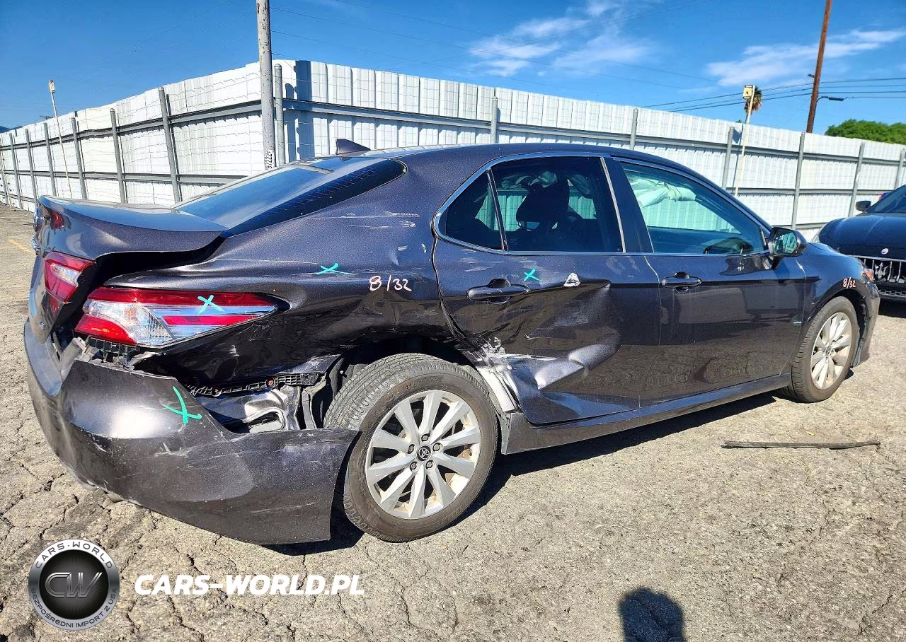 2020 Toyota Camry Le VIN:4T1C11AK6LU963798 - 3