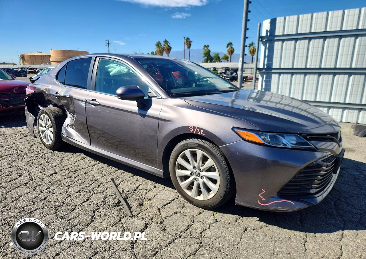 2020 Toyota Camry Le VIN:4T1C11AK6LU963798 - 4