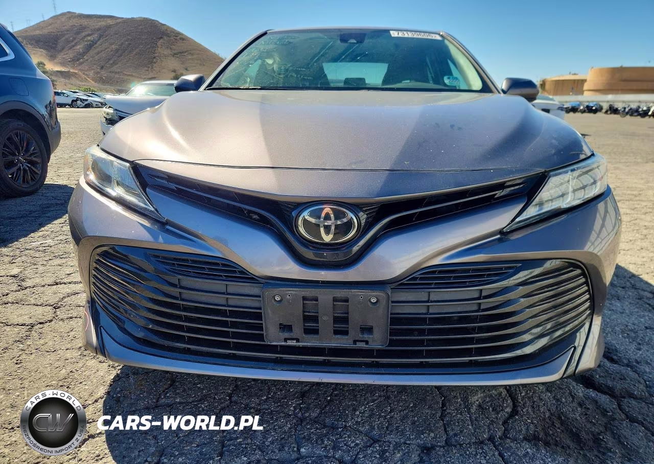 2020 Toyota Camry Le VIN:4T1C11AK6LU963798 - 5