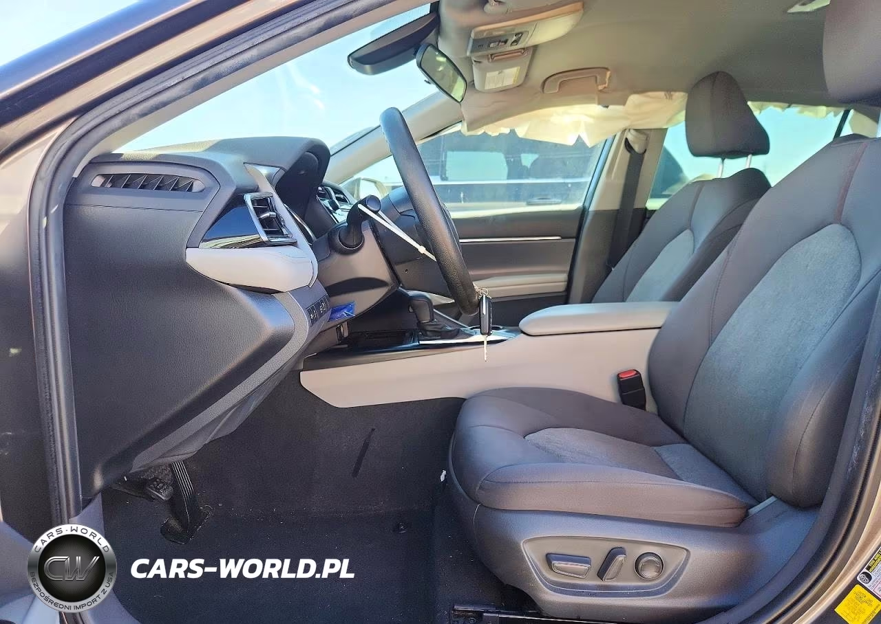 2020 Toyota Camry Le VIN:4T1C11AK6LU963798 - 7
