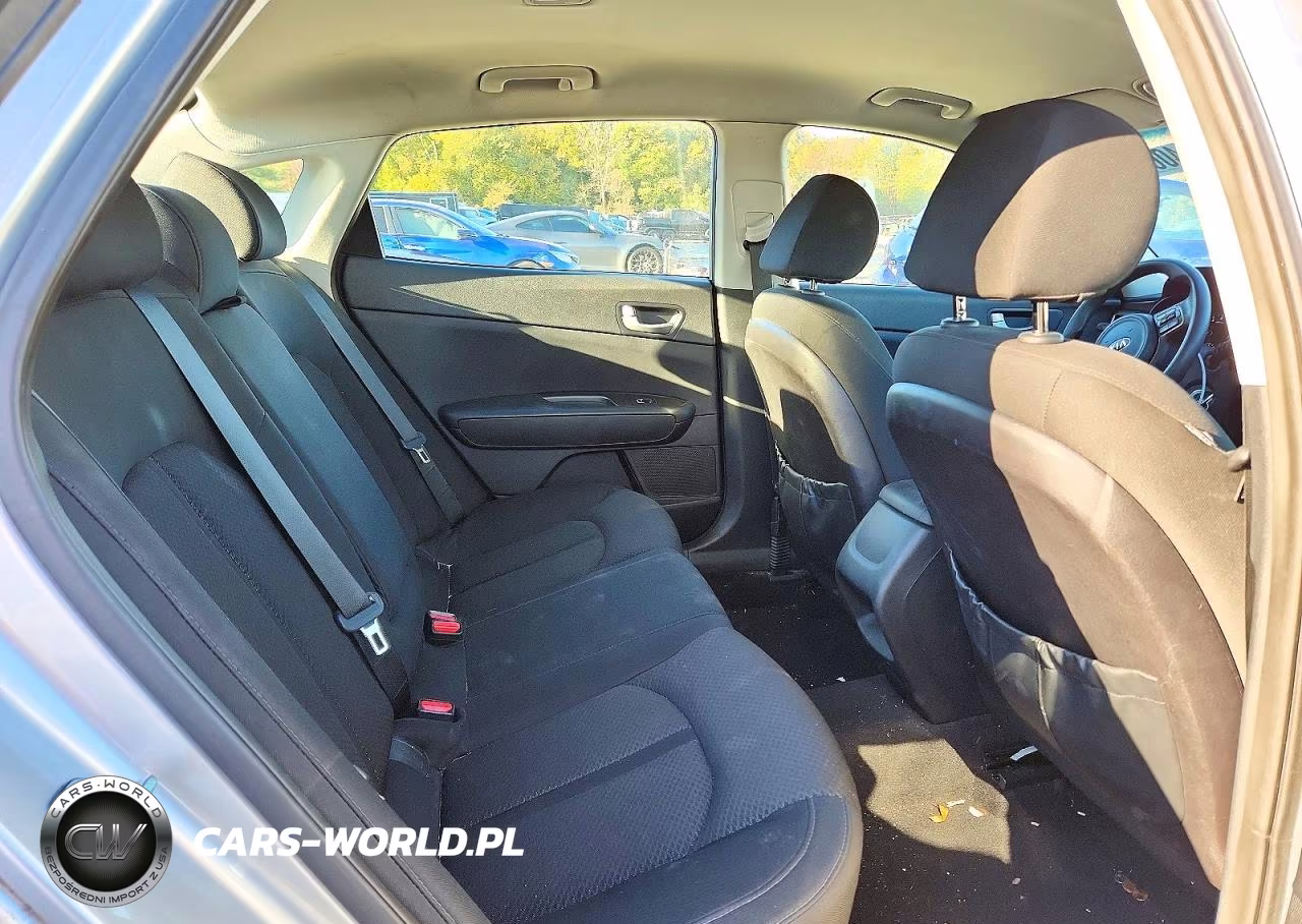 2016 Kia Optima Lx VIN:5XXGT4L38GG009170 - 10