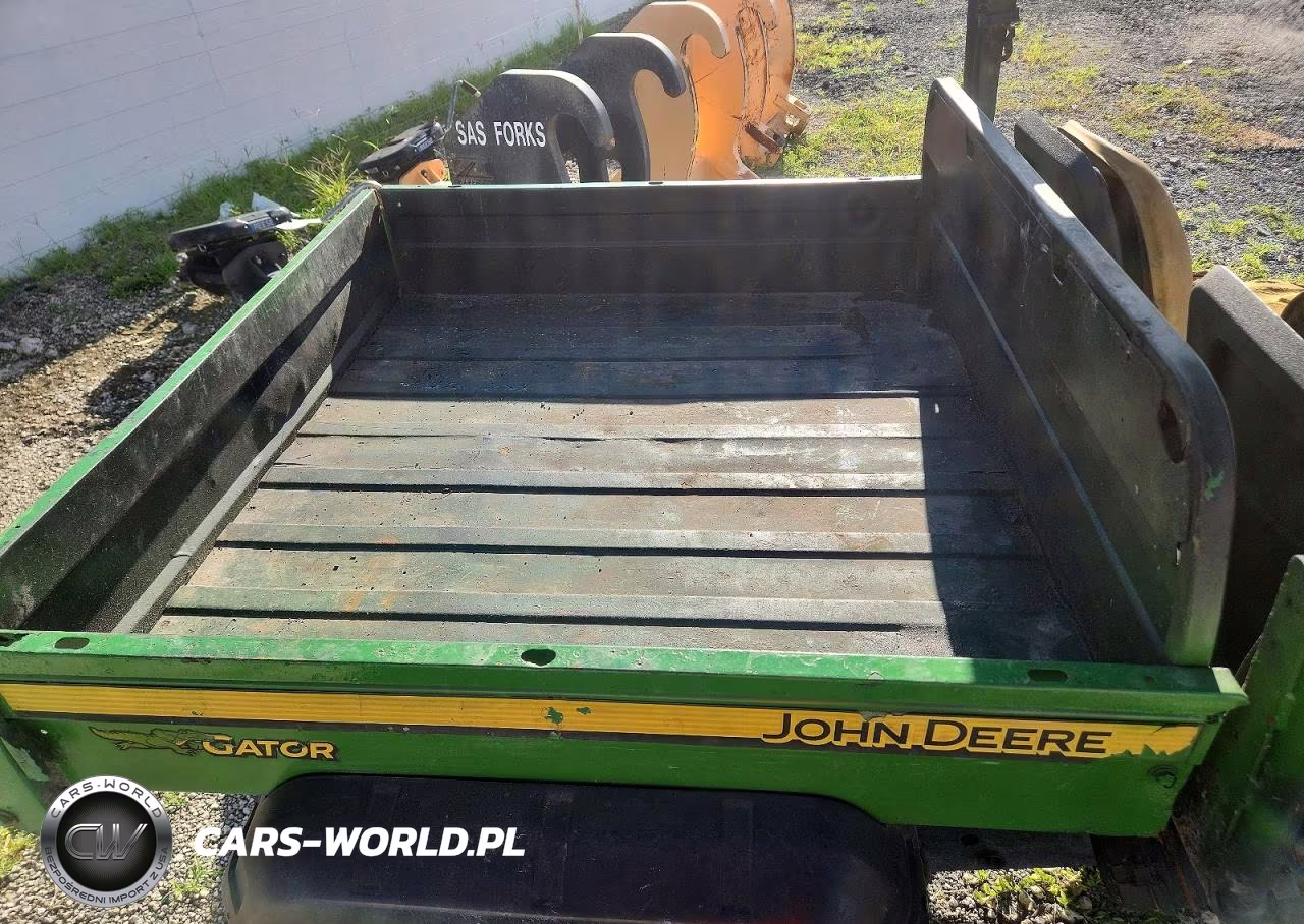 2014 John Deere Gator Utility Vehicle VIN:1M0HPXGSAEM120788 - 6