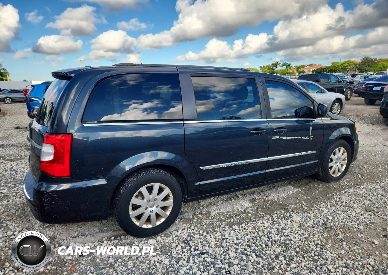 2013 Chrysler Town & Country Touring VIN:2C4RC1BG6DR649151 - 3