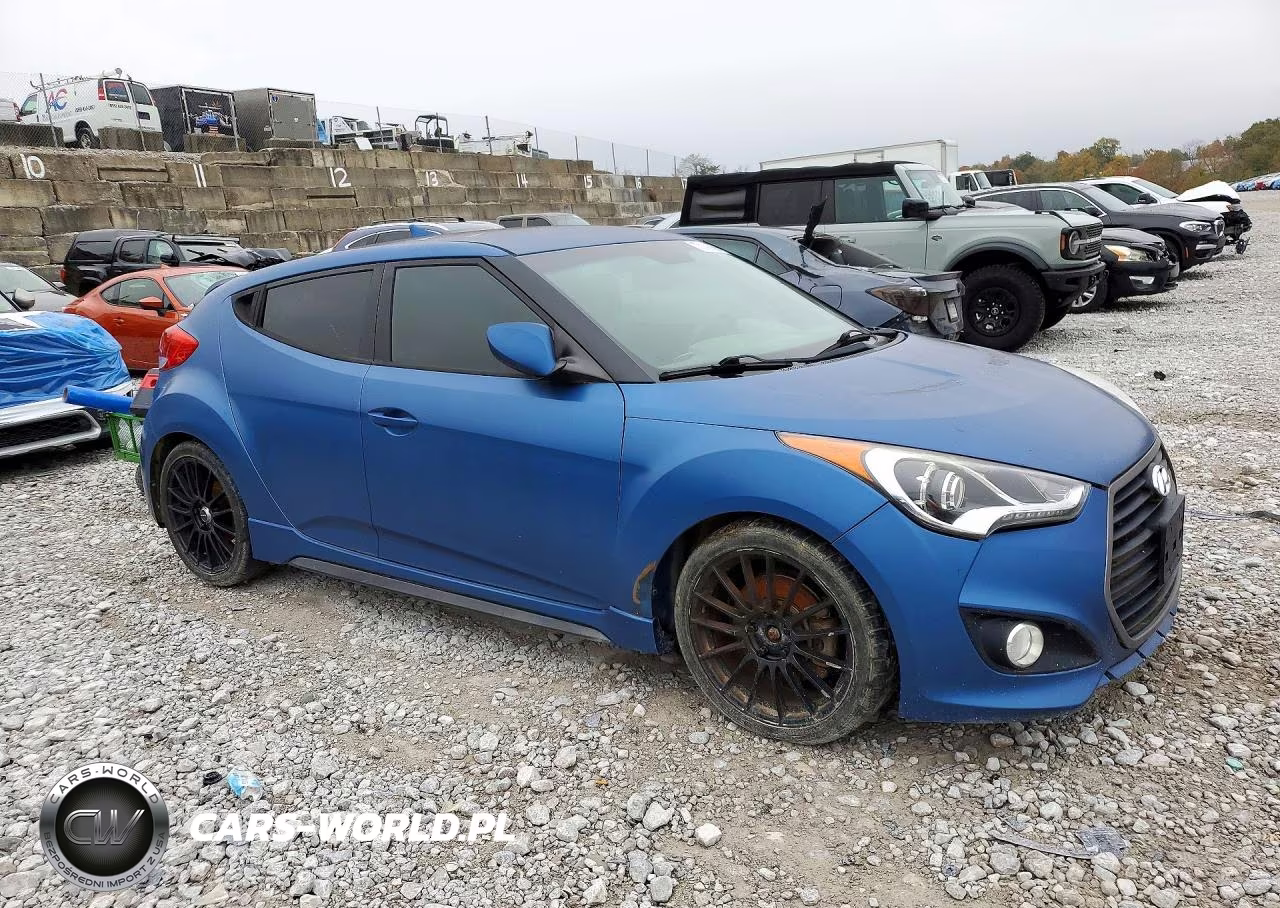 2016 Hyundai Veloster Turbo Rally Edition VIN:KMHTC6AE0GU261399 - 4