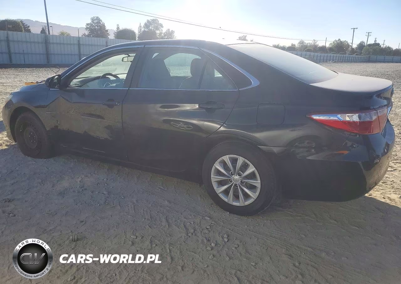 2017 Toyota Camry Le VIN:4T1BF1FK3HU332018 - 2