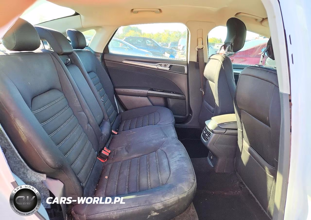 2014 Ford Fusion Se VIN:1FA6P0H72E5373922 - 10