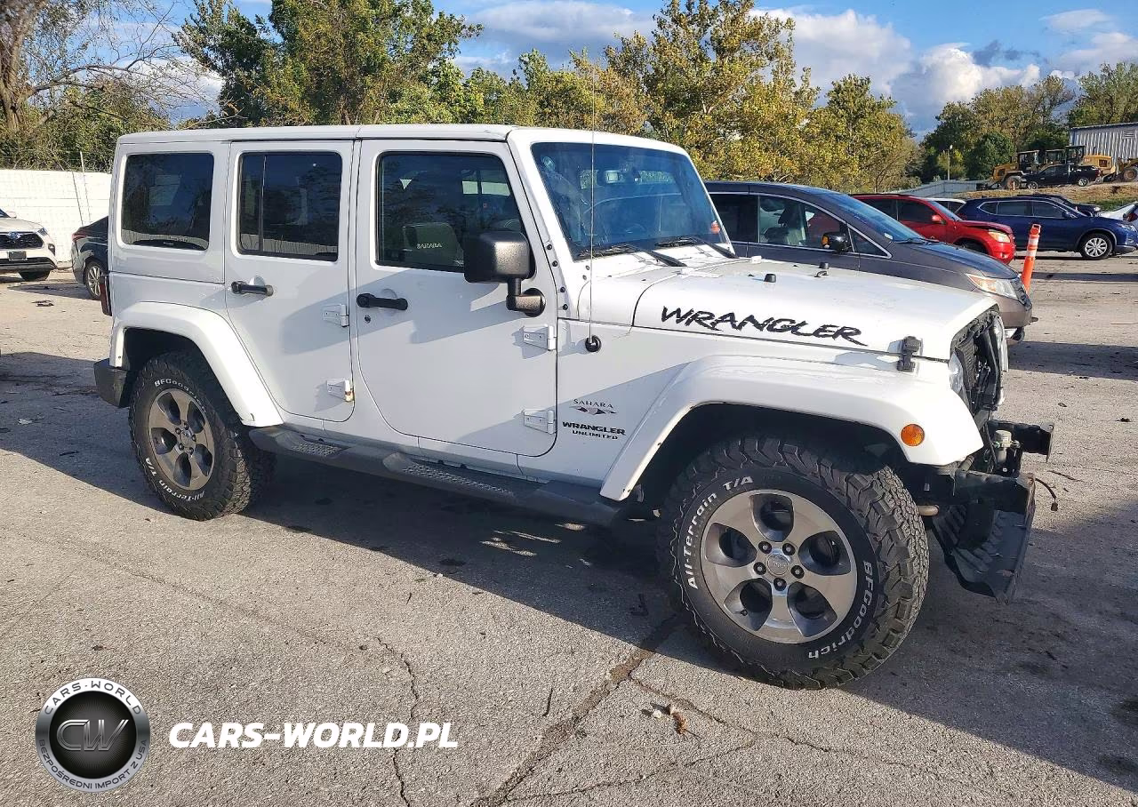 2017 Jeep Wrangler Unlimited Sahara VIN:1C4BJWEG1HL658578 - 4