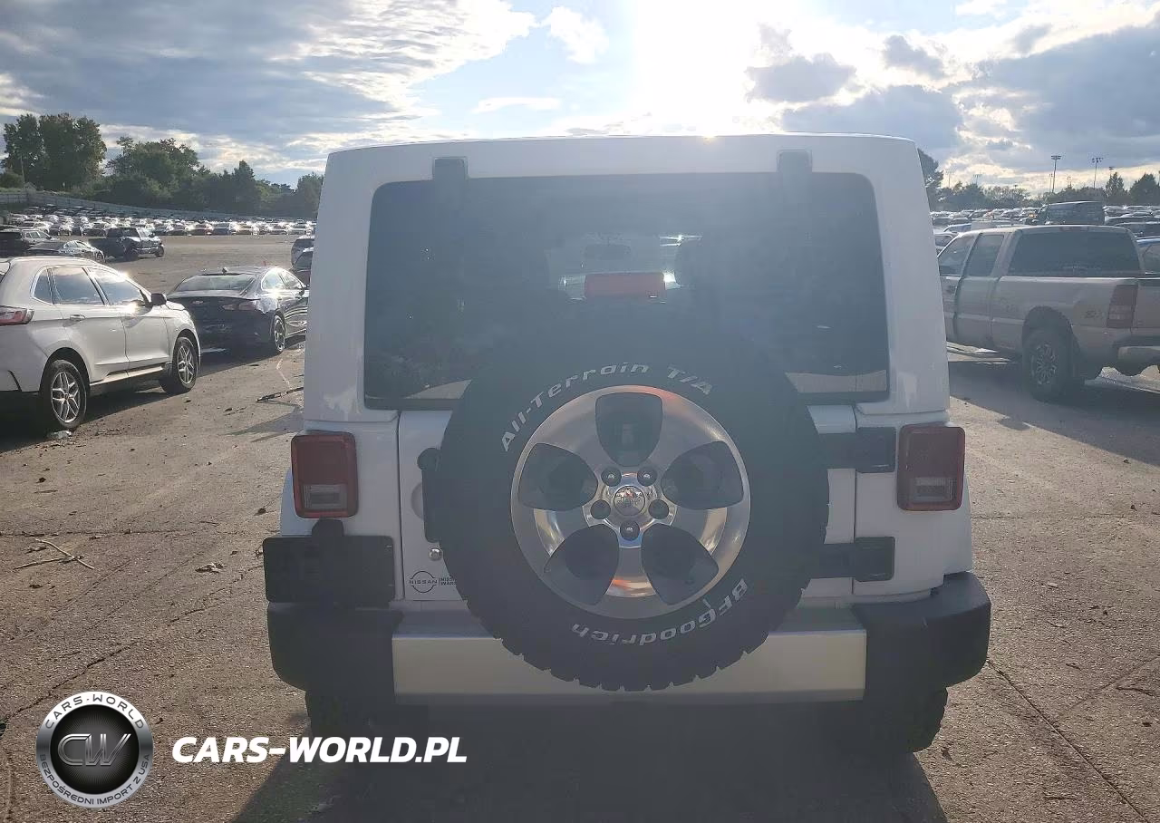 2017 Jeep Wrangler Unlimited Sahara VIN:1C4BJWEG1HL658578 - 6