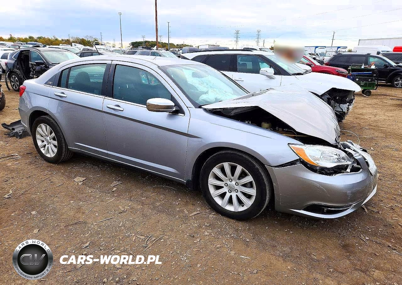 2013 Chrysler 200 Limited VIN:1C3CCBCG6DN743994 - 4